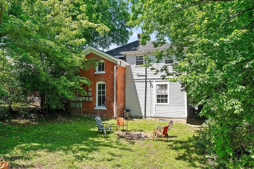 Building Photo - 938 Fortwood St