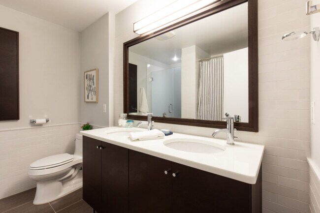 Building Photo - 232 Pavonia Ave