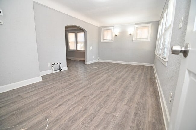 Building Photo - 23304 Cayuga Ave