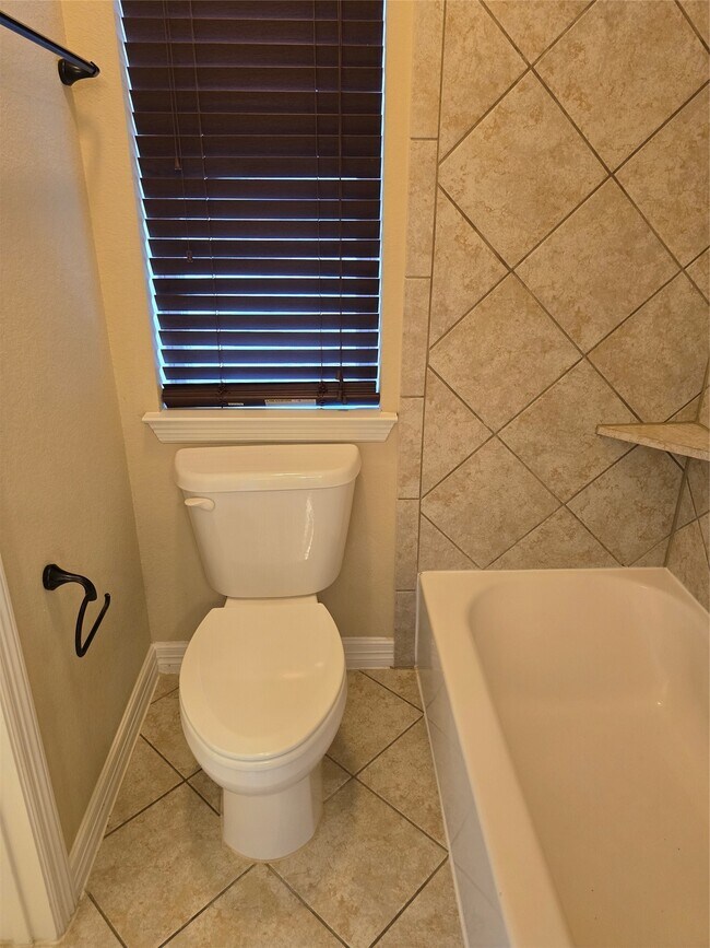 Building Photo - 10 Val Delsa Ct