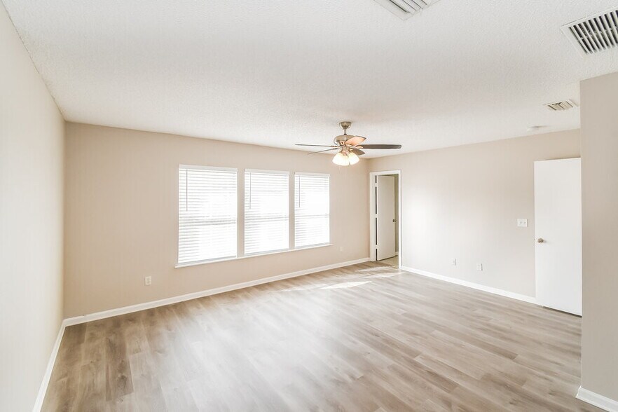 Building Photo - 2168 Fresco Dr