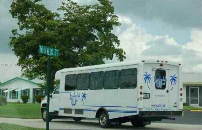 Building Photo - 1140 NW 85th Ave