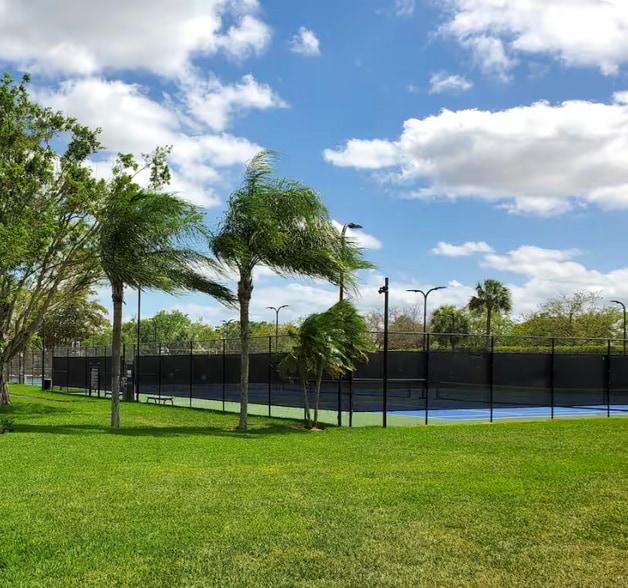 Tennis & Basketball Courts - 10910 Diego Dr N