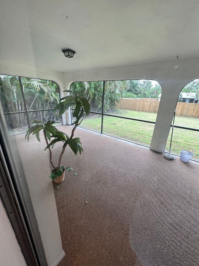 Building Photo - $1,696 - Annual Rental * 3 Bed / 2 Bath * Single Family House - Port Charlotte - Available 4/15/26