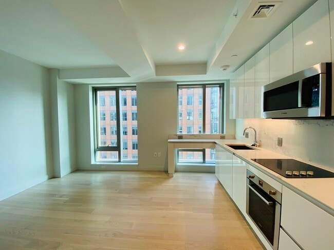 Building Photo - 135 Seaport Blvd