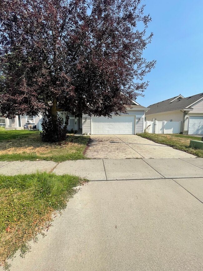 Building Photo - Charming 3 bed 2 bath in Five Mile Prairie! Half off first months rent!