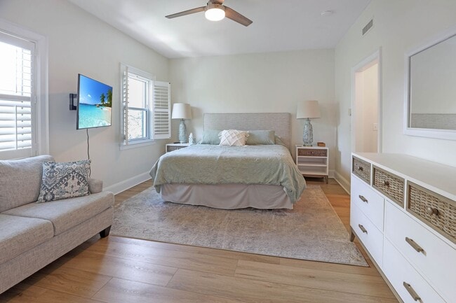 Building Photo - Georgian-Style Townhome Located At Bishops Court at The Oaks Preserve!