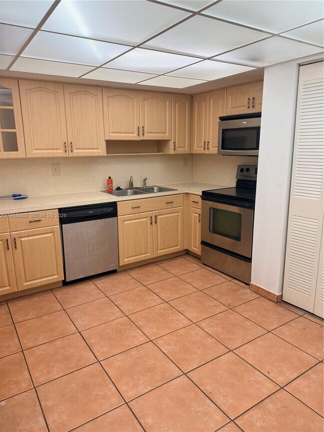 Building Photo - 14343 SW 98th Terrace