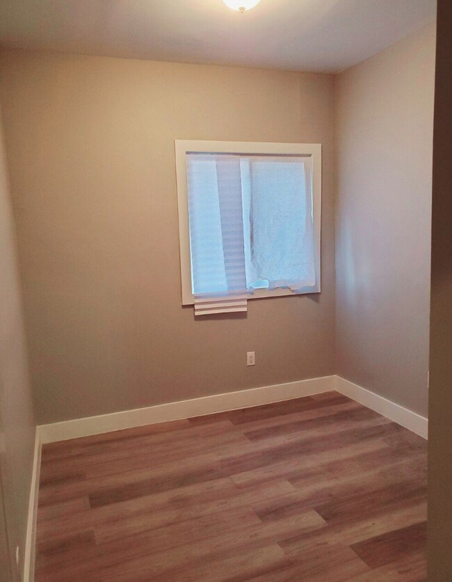 Building Photo - 618 S Orange Ave