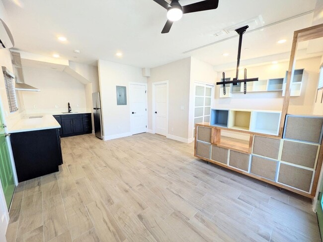 Building Photo - 3570-3574 45th St - 3574 #2