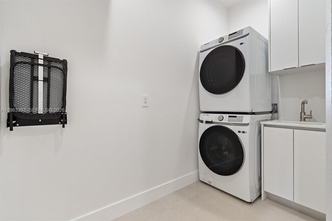 Building Photo - 1410 NE 5th St