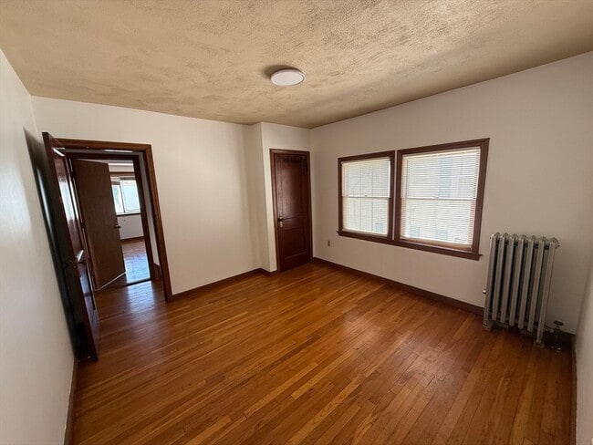 Building Photo - 374 Riverside Ave