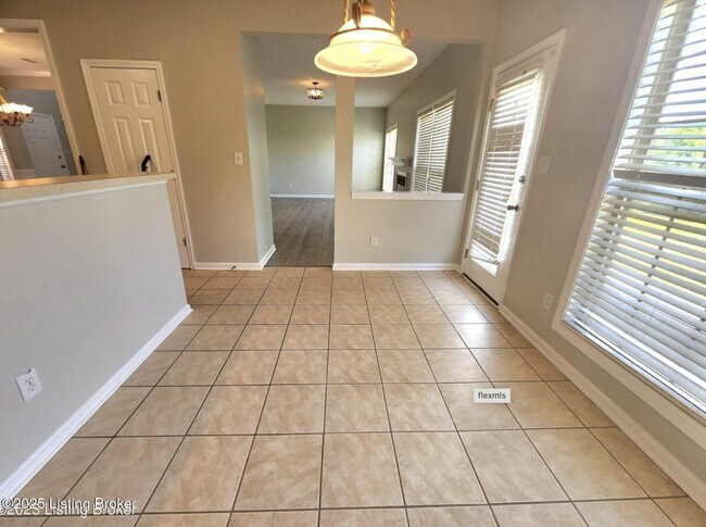 Building Photo - 7223 Meadow Ridge Dr