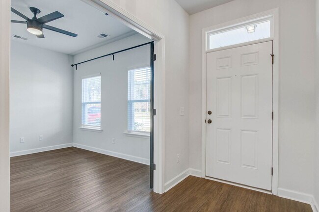 Building Photo - 1507 Dawn Mist Wy