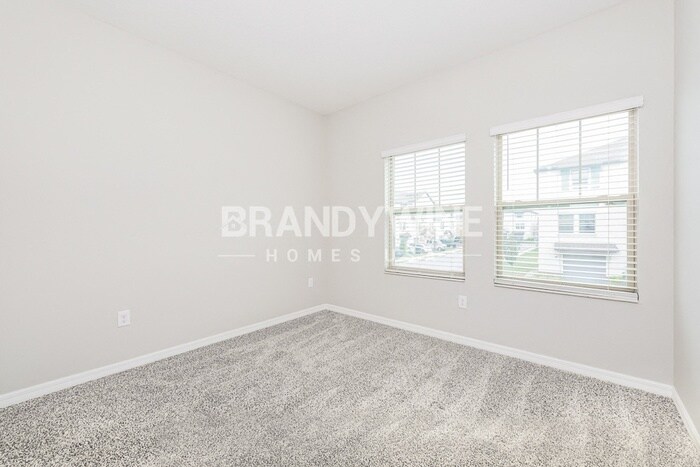 Building Photo - 5719 Mercado Dr