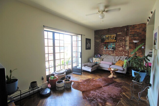 Building Photo - Newly renovated one bedroom unit in a great location in Brewerytown