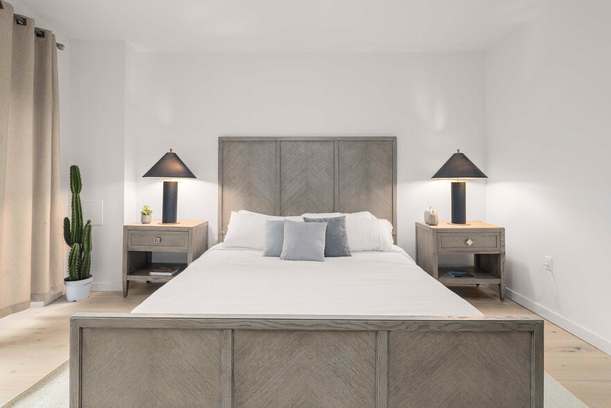 Building Photo - 354 Bowery-SI ID1034997P