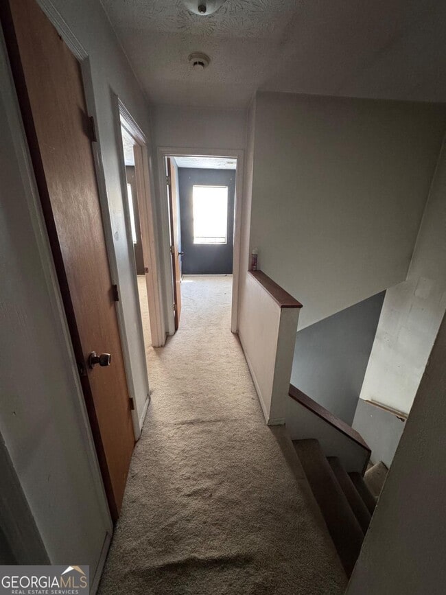 Building Photo - 1602 Pine Tree Trail