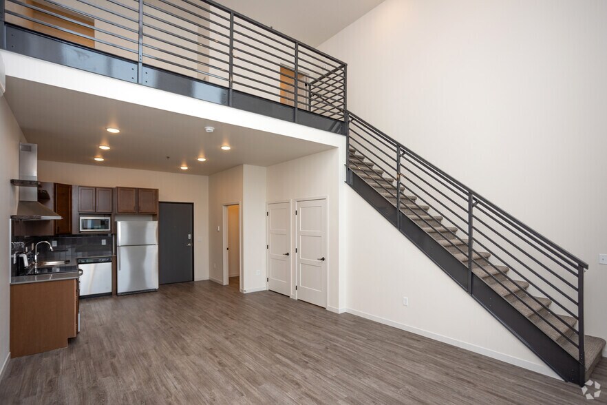 1BR, 1BA - 1,002SF - Living Area - The Arch