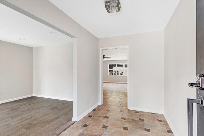 Building Photo - 1038 Cottage Oak Ln