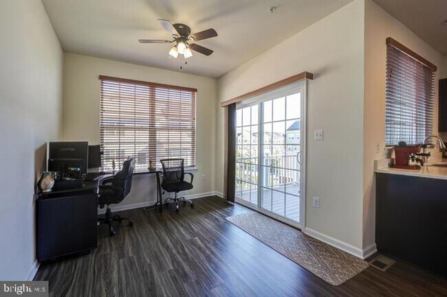 Building Photo - 8482 Hedwig Ln