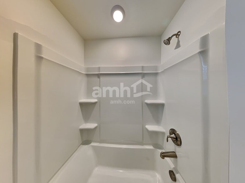 Building Photo - 602 Rivermist Dr