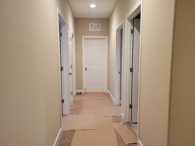 Building Photo - 1618 Oak St