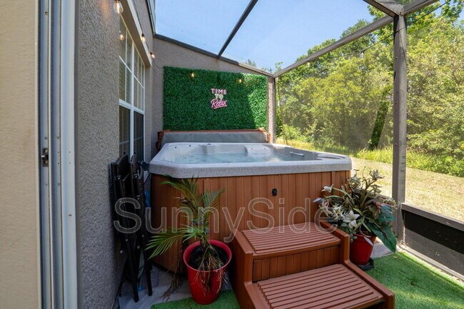 Building Photo - 2390 Caravelle Cir