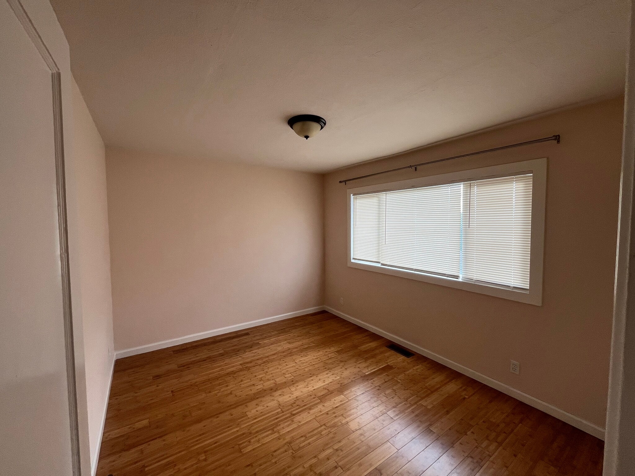 Building Photo - 4058 Lambert Rd