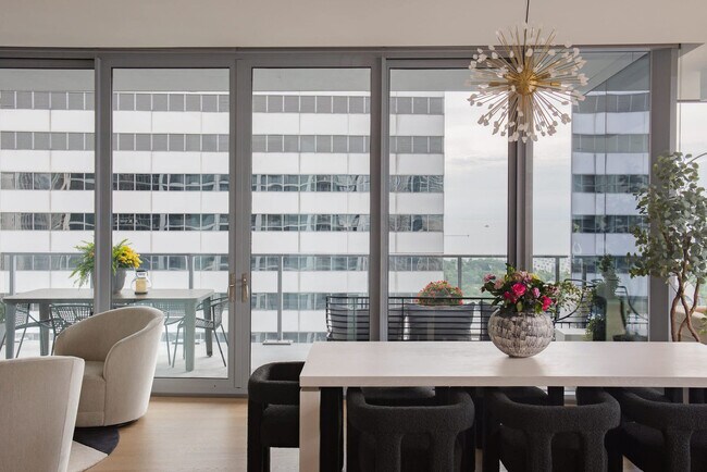 Building Photo - 60 E Randolph St