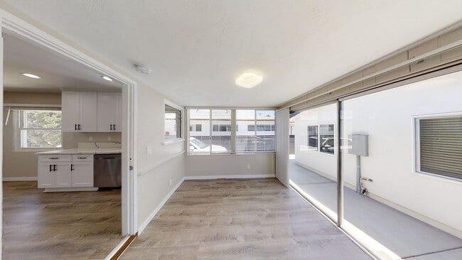 Building Photo - 5577 Mary Ln Dr
