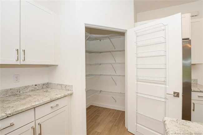 Building Photo - 3451 SW Blackberry Ln