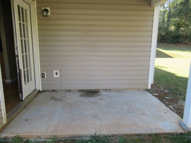 Building Photo - 105 Ashgate Way