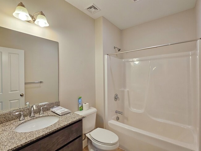 Building Photo - 50 Laurentide Ln