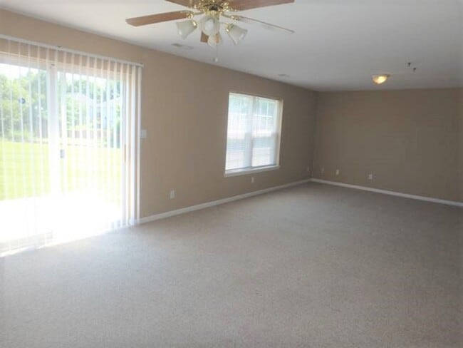 Building Photo - Awesome 4 Bed 3 Bath House In SW Columbia!
