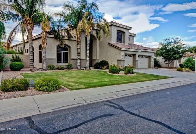 Building Photo - COMING SOON!! 5 bed 3 bath, 3000 + SFT with pool in Carino Estates, Chandler
