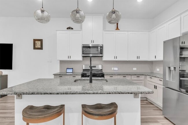 Building Photo - 4153 Shavano Dr