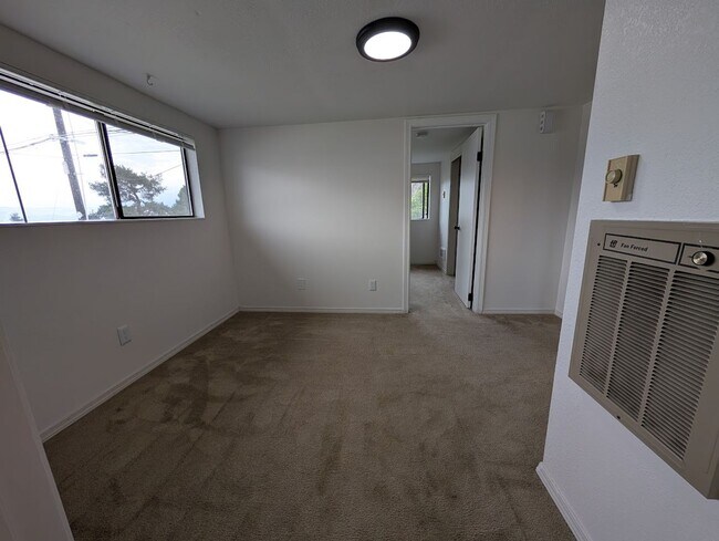 Building Photo - 1 Bedroom Pet-Friendly Casita (Plus Bonus Spaces!)