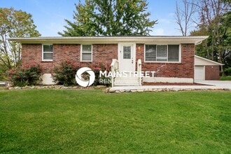 Building Photo - 3 Bedroom Pet-Friendly Home in LOUISVILLE,...