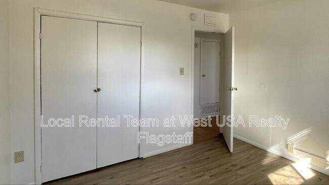 Building Photo - 117 E Ellery Ave