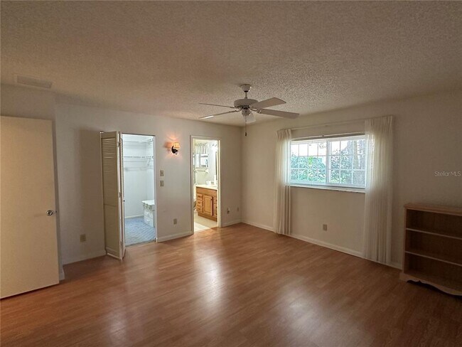 Building Photo - 8420 SW 92 St