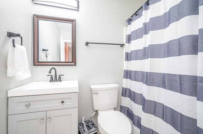 Building Photo - 1267 Sweet Pine Dr