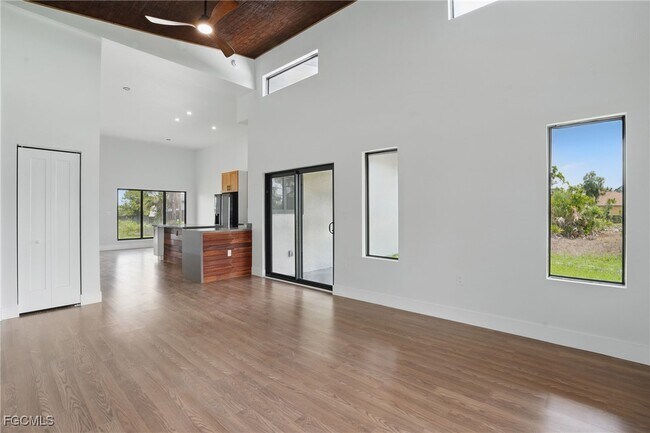Building Photo - 2815 45th St W