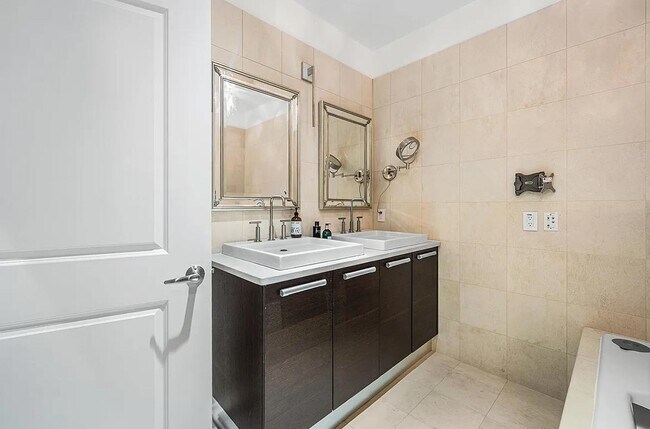 Building Photo - 20 Ave at Port Imperial