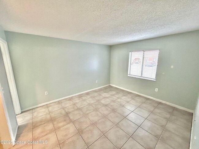 Building Photo - 176 San Juan Cir
