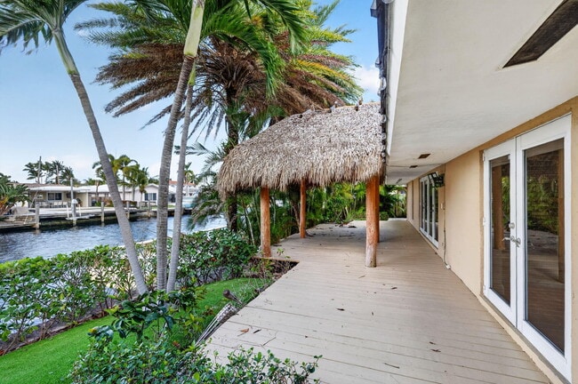 Building Photo - 2213 NE 16th St