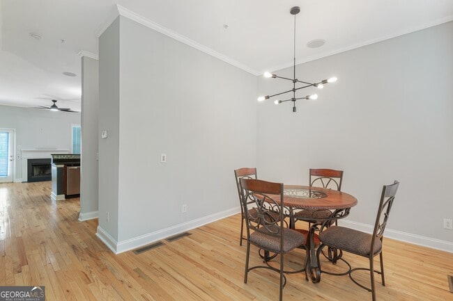 Building Photo - 1953 Sterling Oaks Cir NE