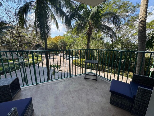 Building Photo - 20000 E Country Club Dr