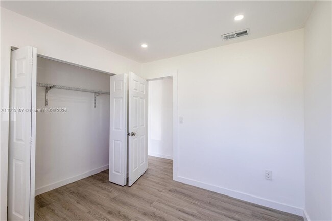 Building Photo - 6371 Scott St