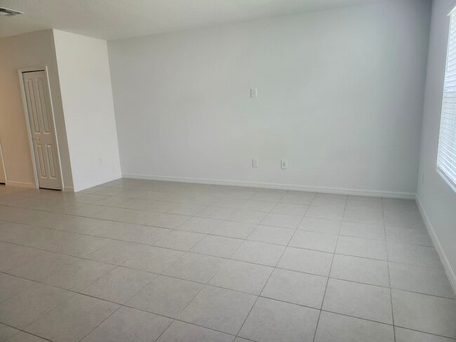 Building Photo - 2291 Blue Grosbeak Pl